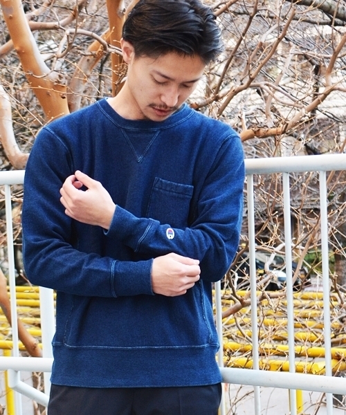 SHIPS(シップス)の「Champion(チャンピオン)×SHIPS AUTHENTIC: 別注 リバースウィーブ インディゴ クルーネック スウェット "ロングスリーブ"■(スウェット・メンズ・ブルー/ネイビー・SMALL/LARGE/MEDIUM)」の11枚目の写真