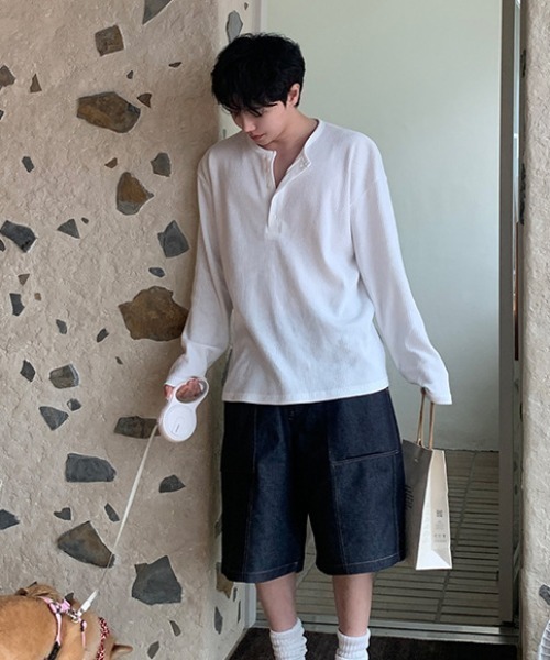B.R.U(ブル)の「オーバーサイズヘンリーネックトップス(Tシャツ/カットソー・メンズ・ブラック/オフホワイト・MEDIUM/LARGE)」の14枚目の写真