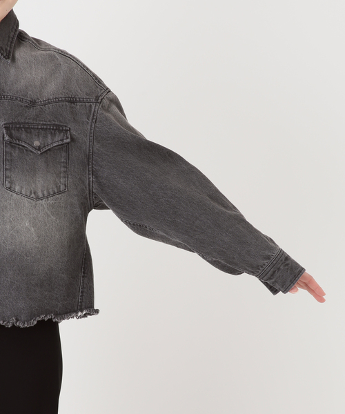 AP STUDIO（エーピーストゥディオ）の「デニムクロップドシャツジャケット（シャツ/ブラウス・レディース・チャコールグレー・FREE）」の10枚目の写真