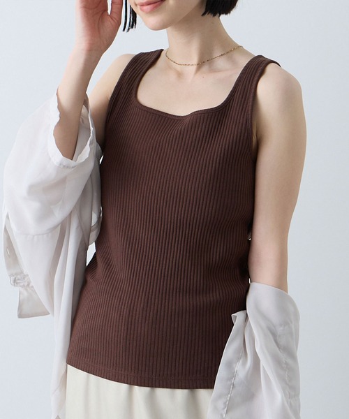 Aunely(オーネリー)の「【Aunely】UV カップ付き デイリー デコルテ タンクトップ <YOSOOIシリーズ>(タンクトップ・レディース・ブラウン系/グレイッシュベージュ/アイボリー/ブラック/ブラウン/グレー系・M/L)」の4枚目の写真