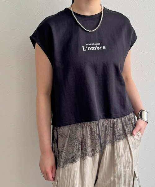 LHELBIE(レルビエ)の「レースヘムロゴTシャツ(Tシャツ/カットソー・レディース・オフホワイト/ブラック/ブラウン・M)」の2枚目の写真