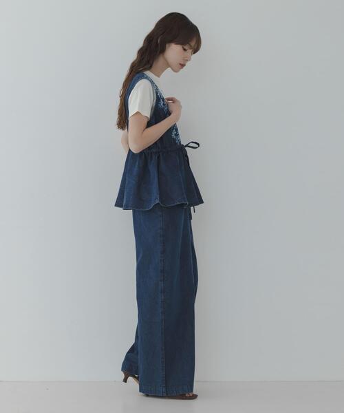 URBAN RESEARCH Sonny Label(アーバンリサーチサニーレーベル)の「クロス刺繍ペプラムサロペット(サロペット/オーバーオール・レディース・インディゴブルー/ライトインディゴブルー・36/38)」の8枚目の写真