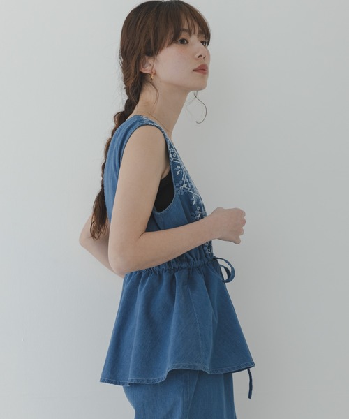 URBAN RESEARCH Sonny Label(アーバンリサーチサニーレーベル)の「クロス刺繍ペプラムサロペット(サロペット/オーバーオール・レディース・インディゴブルー/ライトインディゴブルー・36/38)」の14枚目の写真