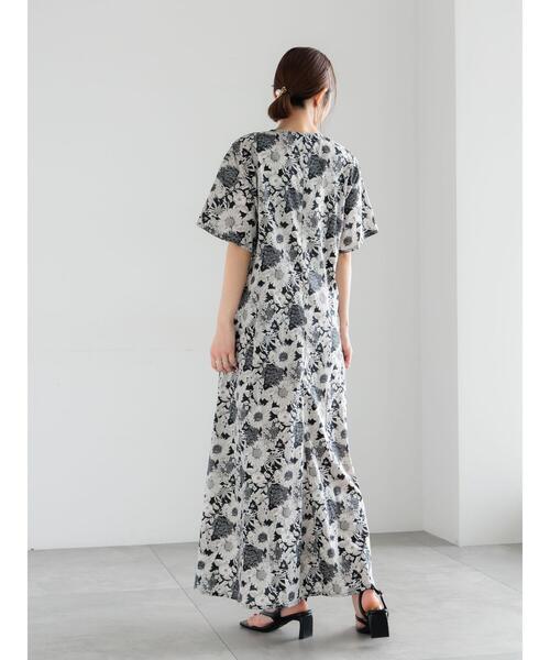 Te chichi（テチチ）の「【LIBERTY FABRICS】Vネックフレアワンピース（ワンピース・レディース・ネイビー/ブラック・F）」の11枚目の写真