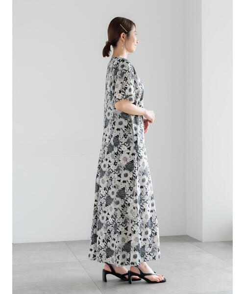 Te chichi（テチチ）の「【LIBERTY FABRICS】Vネックフレアワンピース（ワンピース・レディース・ネイビー/ブラック・F）」の12枚目の写真