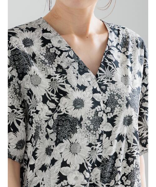 Te chichi（テチチ）の「【LIBERTY FABRICS】Vネックフレアワンピース（ワンピース・レディース・ネイビー/ブラック・F）」の19枚目の写真