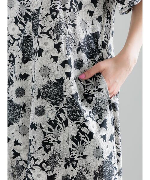 Te chichi（テチチ）の「【LIBERTY FABRICS】Vネックフレアワンピース（ワンピース・レディース・ネイビー/ブラック・F）」の21枚目の写真