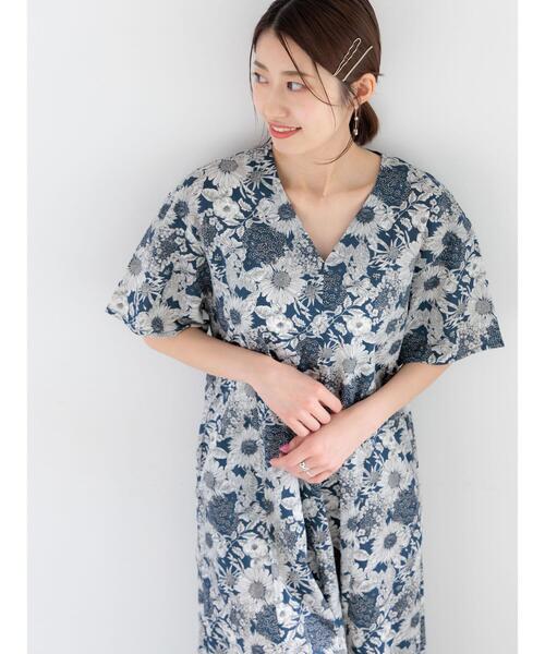 Te chichi（テチチ）の「【LIBERTY FABRICS】Vネックフレアワンピース（ワンピース・レディース・ネイビー/ブラック・F）」の2枚目の写真