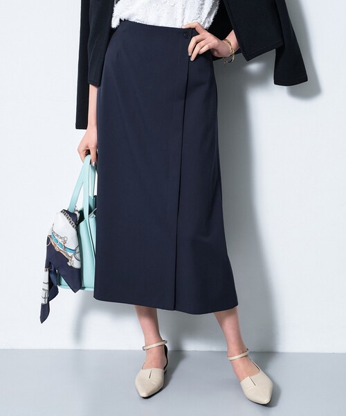 INDIVI（インディヴィ）の「【洗える／UVケア】巻き風フレアスカート（スカート・レディース・ネイビー/グリーン系/ライトベージュ/ホワイト・36/13/40/15 /05/38）」の4枚目の写真