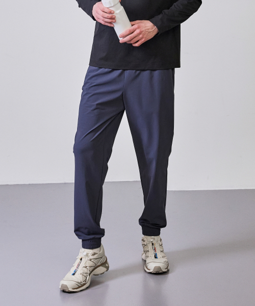 BASIC HOUSE(ベーシックハウス)の「スーパーストレッチスパンバンディングジョガーパンツ_ダークグレー(スウェットパンツ・メンズ・チャコールグレー・28inch/30inch/32inch/34inch/36inch)」の2枚目の写真