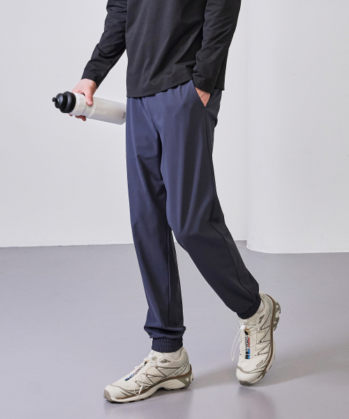 BASIC HOUSE(ベーシックハウス)の「スーパーストレッチスパンバンディングジョガーパンツ_ダークグレー(スウェットパンツ・メンズ・チャコールグレー・28inch/30inch/32inch/34inch/36inch)」の4枚目の写真