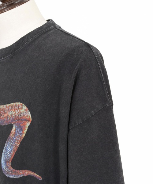 ADAM PATEK(アダムパテック)の「ADAMPATEK/(ADAMPATEK / RED:BANSHEE Ram Skull Graphic short sleeve t-shirt/コラボレーションTシャツ(Tシャツ/カットソー・メンズ・ブラック・2/1)」の21枚目の写真