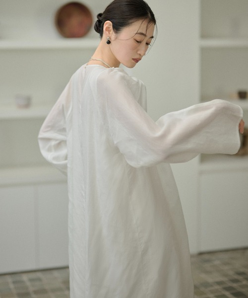 LAULEN(ローレン)の「Drape front cotton blend long dress /コットンブレンドフロントコンシャスロングワンピース(ワンピース・レディース・ホワイト/ブラック・FREE)」の16枚目の写真