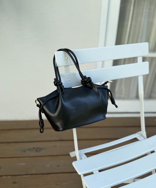 krahe(クレーエ)の「ノットハンドル2WAYミニバッグ(ショルダーバッグ・レディース・ホワイト/グレー/ピンク/ブラック・FREE)」の6枚目の写真