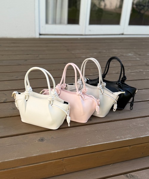 krahe(クレーエ)の「ノットハンドル2WAYミニバッグ(ショルダーバッグ・レディース・ホワイト/グレー/ピンク/ブラック・FREE)」の5枚目の写真