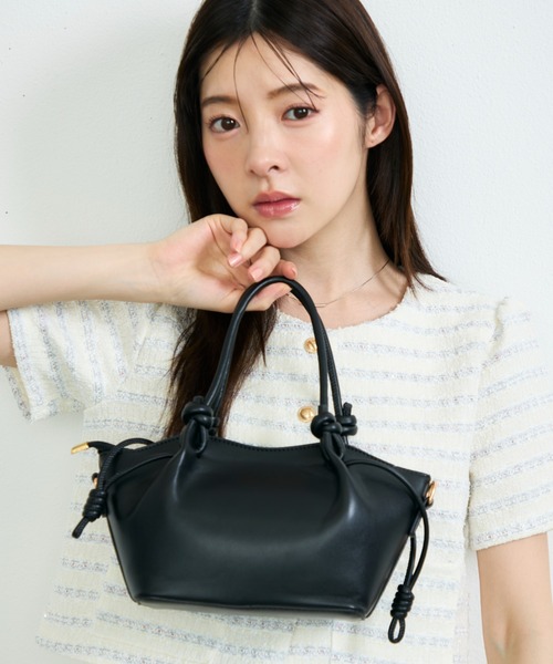 krahe(クレーエ)の「ノットハンドル2WAYミニバッグ(ショルダーバッグ・レディース・ホワイト/グレー/ピンク/ブラック・FREE)」の11枚目の写真
