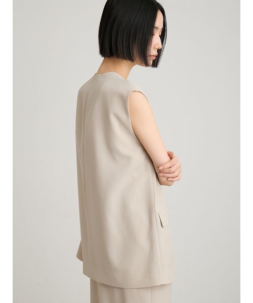 MIESROHE（ミースロエ）の「【LUMISHADE】 Iラインフォルムノーカラーベスト（その他アウター・レディース・ライトベージュ/ブラウン・F）」の18枚目の写真