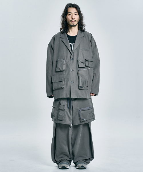 AJOBYAJO（アジョバイアジョ）の「Multi Pocket Batwing Jacket [GREY]（テーラードジャケット・メンズ・その他・FREE）」の9枚目の写真