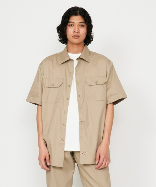 Dickies（ディッキーズ）の「Dickies/ディッキーズ ショートスリーブ プロワークシャツ半袖（シャツ/ブラウス・メンズ・サンドベージュ/チャコールグレー/ブラック/ネイビー・LARGE/MEDIUM/SMALL/X-LARGE）」の3枚目の写真