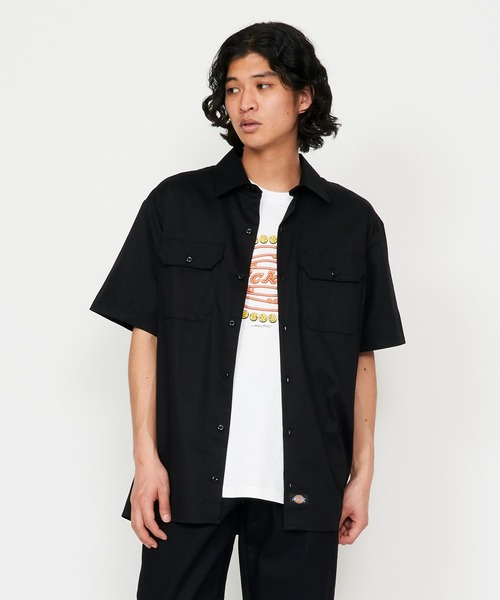 Dickies（ディッキーズ）の「Dickies/ディッキーズ ショートスリーブ プロワークシャツ半袖（シャツ/ブラウス・メンズ・サンドベージュ/チャコールグレー/ブラック/ネイビー・LARGE/MEDIUM/SMALL/X-LARGE）」の2枚目の写真
