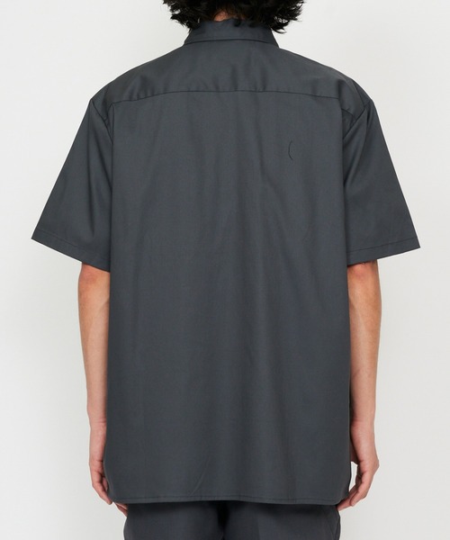 Dickies（ディッキーズ）の「Dickies/ディッキーズ ショートスリーブ プロワークシャツ半袖（シャツ/ブラウス・メンズ・サンドベージュ/チャコールグレー/ブラック/ネイビー・LARGE/MEDIUM/SMALL/X-LARGE）」の9枚目の写真