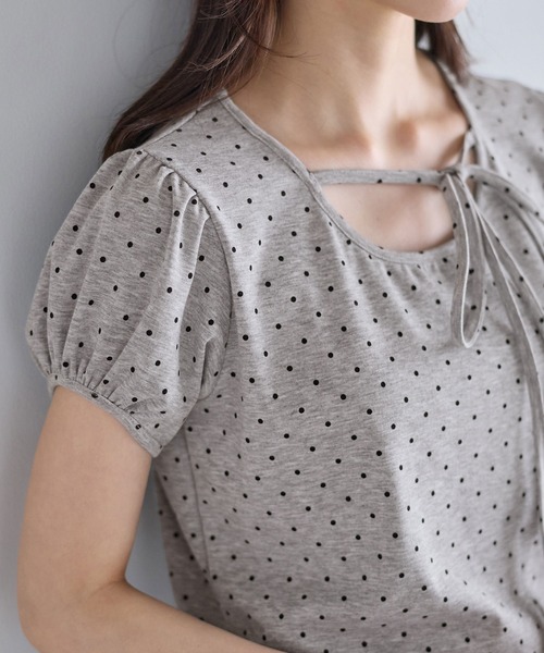 CHAN ME(チャンミ)の「チョーカー風デザイン付き半袖トップス(Tシャツ/カットソー・レディース・グレー/アイボリー/ブラック・MEDIUM/LARGE/X-LARGE)」の20枚目の写真