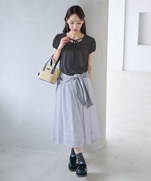 CHAN ME(チャンミ)の「チョーカー風デザイン付き半袖トップス(Tシャツ/カットソー・レディース・グレー/アイボリー/ブラック・MEDIUM/LARGE/X-LARGE)」の11枚目の写真
