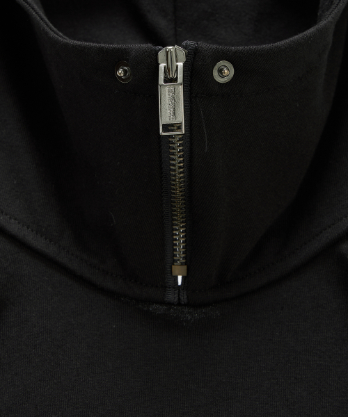 ETRE AU SOMMET(エトレオソメ)の「Zipper Halter Turtleneck Point Pocket Hoodie (Black)(Tシャツ/カットソー・レディース・ブラック・2/1)」の9枚目の写真