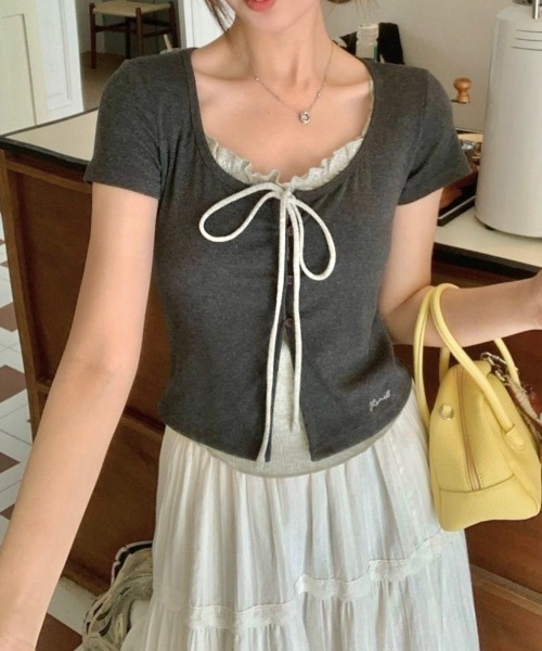 LADY LIKE(レディライク)の「胸リボンレイヤード風半袖トップス(Tシャツ/カットソー・レディース・ダークグレー・M)」の5枚目の写真