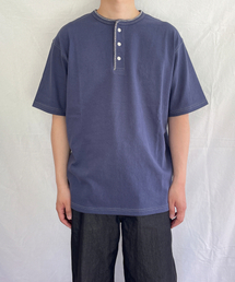YOUNEEDGARMENTS（ユーニーズガーメンツ）の「ヘンリーネック S/S Tシャツ (ネイビー/ステッチ)（Tシャツ/カットソー）」