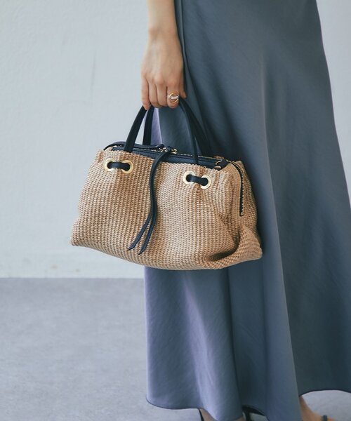 La boutique BonBon(ラブティックボンボン)の「【ヴィオラドーロ】ラフィア調シートトートバッグ(かごバッグ・レディース・ブラック・FREE)」の6枚目の写真