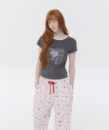 KIRSH（キルシー）の「キルシ メロウ スローガングラフィック スリムフィットTシャツ [チャコール]（Tシャツ/カットソー）」
