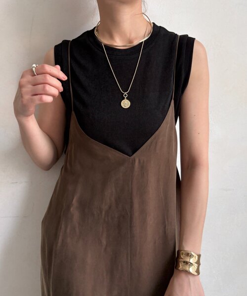 DouDou(ドゥドゥ)の「シャイニータンク(Tシャツ/カットソー・レディース・オフホワイト/ブラック/カーキ/ベージュ・FREE)」の2枚目の写真