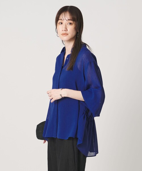 UNITED ARROWS（ユナイテッドアローズ）の「スラブ シアー シャツ ‐ウォッシャブル‐（シャツ/ブラウス・レディース・ダークブラウン/コバルトブルー/ブラック・FREE）」の22枚目の写真