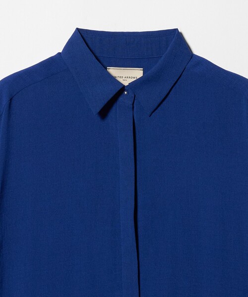 UNITED ARROWS（ユナイテッドアローズ）の「スラブ シアー シャツ ‐ウォッシャブル‐（シャツ/ブラウス・レディース・ダークブラウン/コバルトブルー/ブラック・FREE）」の17枚目の写真