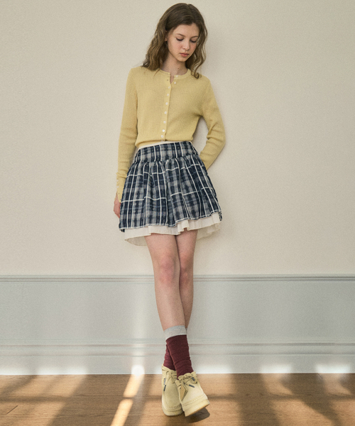 OURNOSTALGIA(アワー ノスタルジア)の「Fog check mini skirt_Navy(O25-SK02)(スカート・レディース・ネイビー・MEDIUM/SMALL)」の4枚目の写真