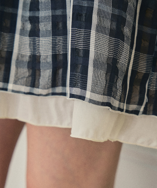 OURNOSTALGIA(アワー ノスタルジア)の「Fog check mini skirt_Navy(O25-SK02)(スカート・レディース・ネイビー・MEDIUM/SMALL)」の2枚目の写真