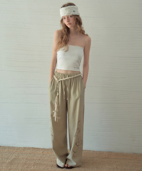 OURNOSTALGIA(アワー ノスタルジア)の「Rose Embroidered Wide Pants_Dark Green(OB6PT05)(その他パンツ・レディース・ダークグリーン・FREE)」の3枚目の写真