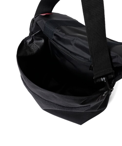 Manhattan Portage(マンハッタンポーテージ)の「【別注】Manhattan Portage / 1606V 2WAY(メッセンジャーバッグ・メンズ・ブラック・ONE SIZE)」の7枚目の写真