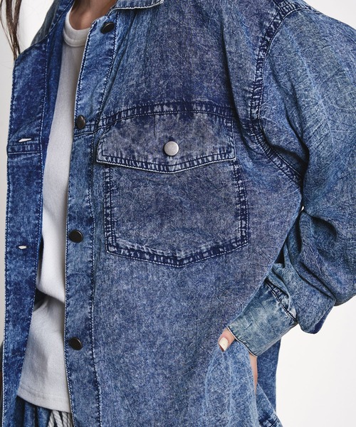 ROSE BUD(ローズバッド)の「DENIM LIKE L/S SHIRT(シャツ/ブラウス・レディース・ブルー/ネイビー・ONE SIZE)」の12枚目の写真