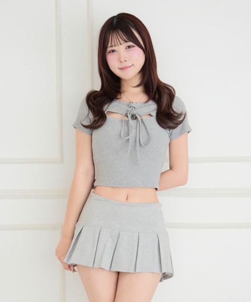 ALLuRing ChaRm(アリュリングチャーム)の「Cutout Off-shoulder Rib Blouse / カットアウトオフショルダーリブブラウス(シャツ/ブラウス・レディース・ブラック/ホワイト/グレー/ベージュ・FREE)」の3枚目の写真