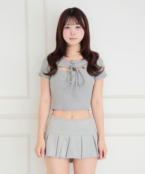 ALLuRing ChaRm(アリュリングチャーム)の「Cutout Off-shoulder Rib Blouse / カットアウトオフショルダーリブブラウス(シャツ/ブラウス・レディース・ブラック/ホワイト/グレー/ベージュ・FREE)」の18枚目の写真