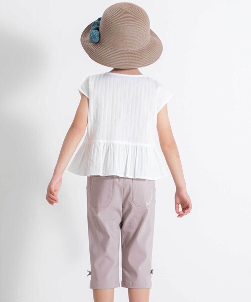 BeBe(ベベ)の「(キャミソール付)カラミストライプ裾フリルボックスブラウス(100~160cm)(シャツ/ブラウス・キッズ・ホワイト/グリーン・150cm/120cm/130cm/140cm)」の5枚目の写真