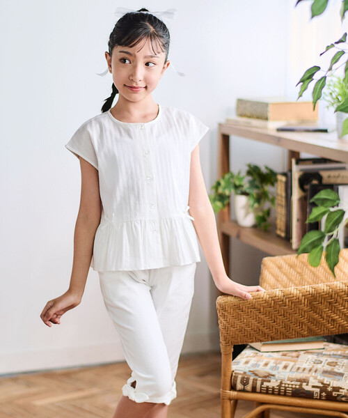 BeBe(ベベ)の「(キャミソール付)カラミストライプ裾フリルボックスブラウス(100~160cm)(シャツ/ブラウス・キッズ・ホワイト/グリーン・150cm/120cm/130cm/140cm)」の8枚目の写真