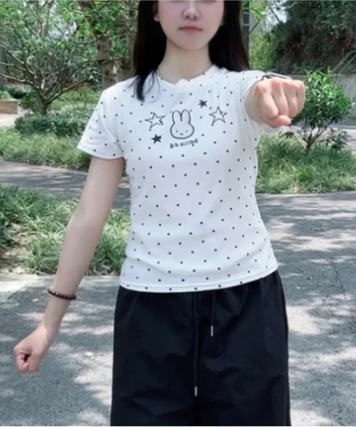 AsheKsha(アシクシャ)の「かわいい刺繍のウサギと水玉柄のラウンドネック・ストレートショルダー半袖Tシャツ(Tシャツ/カットソー・レディース・ホワイト・M)」の16枚目の写真