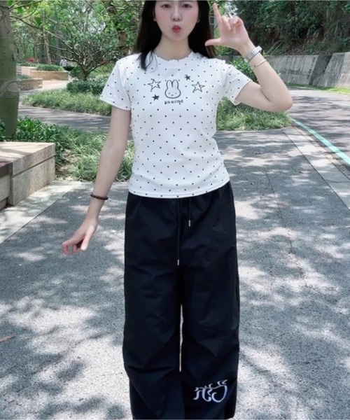 AsheKsha(アシクシャ)の「かわいい刺繍のウサギと水玉柄のラウンドネック・ストレートショルダー半袖Tシャツ(Tシャツ/カットソー・レディース・ホワイト・M)」の15枚目の写真