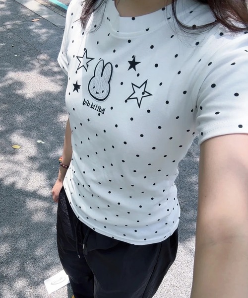 AsheKsha(アシクシャ)の「かわいい刺繍のウサギと水玉柄のラウンドネック・ストレートショルダー半袖Tシャツ(Tシャツ/カットソー・レディース・ホワイト・M)」の14枚目の写真
