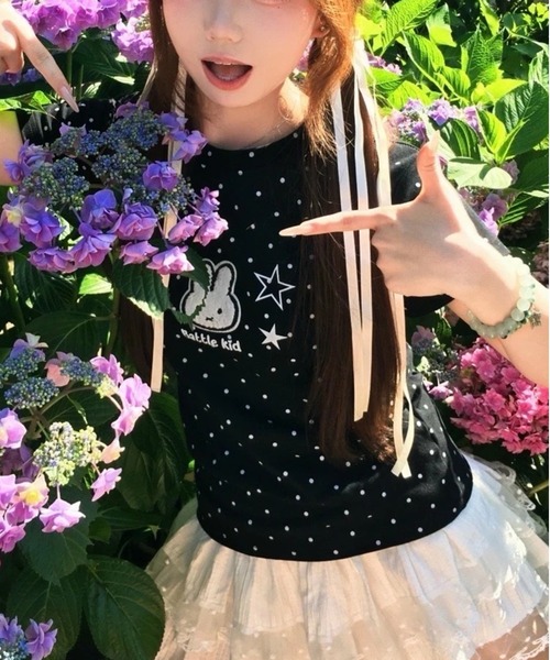 AsheKsha(アシクシャ)の「かわいい刺繍のウサギと水玉柄のラウンドネック・ストレートショルダー半袖Tシャツ(Tシャツ/カットソー・レディース・ホワイト・M)」の5枚目の写真