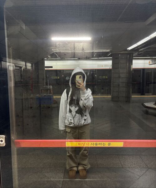 LUVISTRUE(ラヴイズトゥルー)の「EV STAR GRAPHIC HOODIE(WHITE)(パーカー・レディース・その他・FREE)」の9枚目の写真