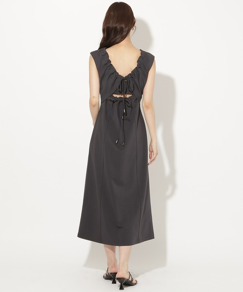 AND COUTURE(アンドクチュール)の「バックオープンカットワンピース(ワンピース・レディース・ネイビー/カーキ/チャコールグレー・FREE)」の6枚目の写真